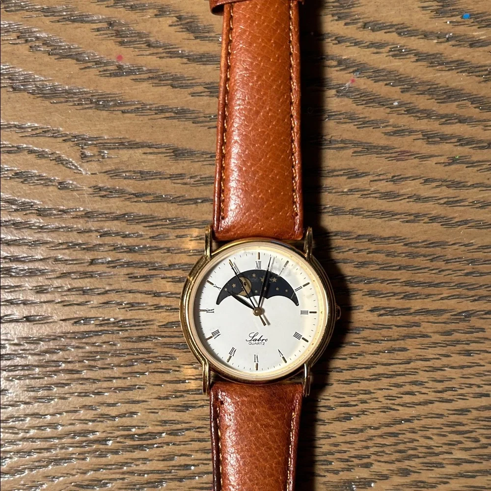 Vintage LABRE Quartz Moon Phase Gold Tone Watch - Picture 8 of 9